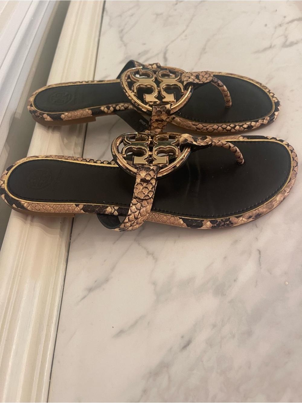 Tory Burch Black & Gold Snake-Print Logo Thong Sandals - Picture 2 of 16
